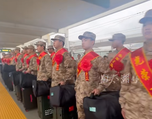 湖州200多名好兒郎奔赴軍營(yíng)